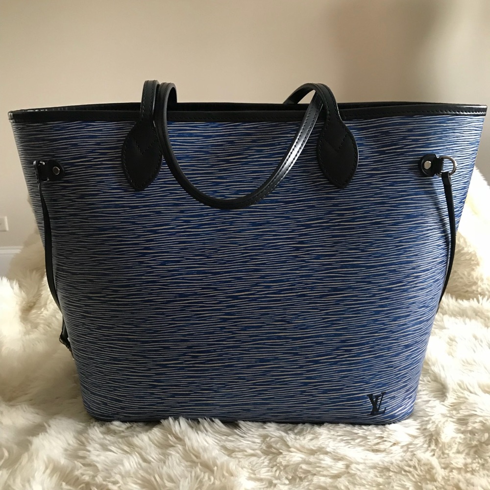 Authentic Louis Vuitton Blue NEVERFULL Epi MM